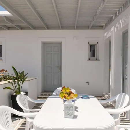 Althea Paros נאוסה